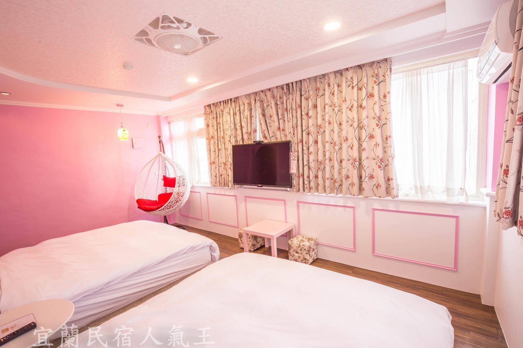 N. Castle Hotel Yilan Esterno foto